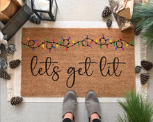 Load image into Gallery viewer, Christmas Door mat paint class Moes on Main 11/10