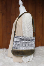 Load image into Gallery viewer, Cutesy Small &amp; Crossbody Bag